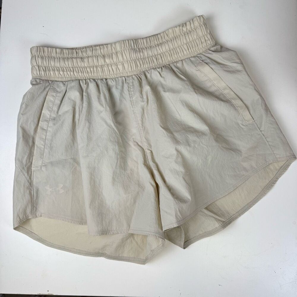 Under Armour Women's size XS White High Waisted Athletic Mini Shorts Running